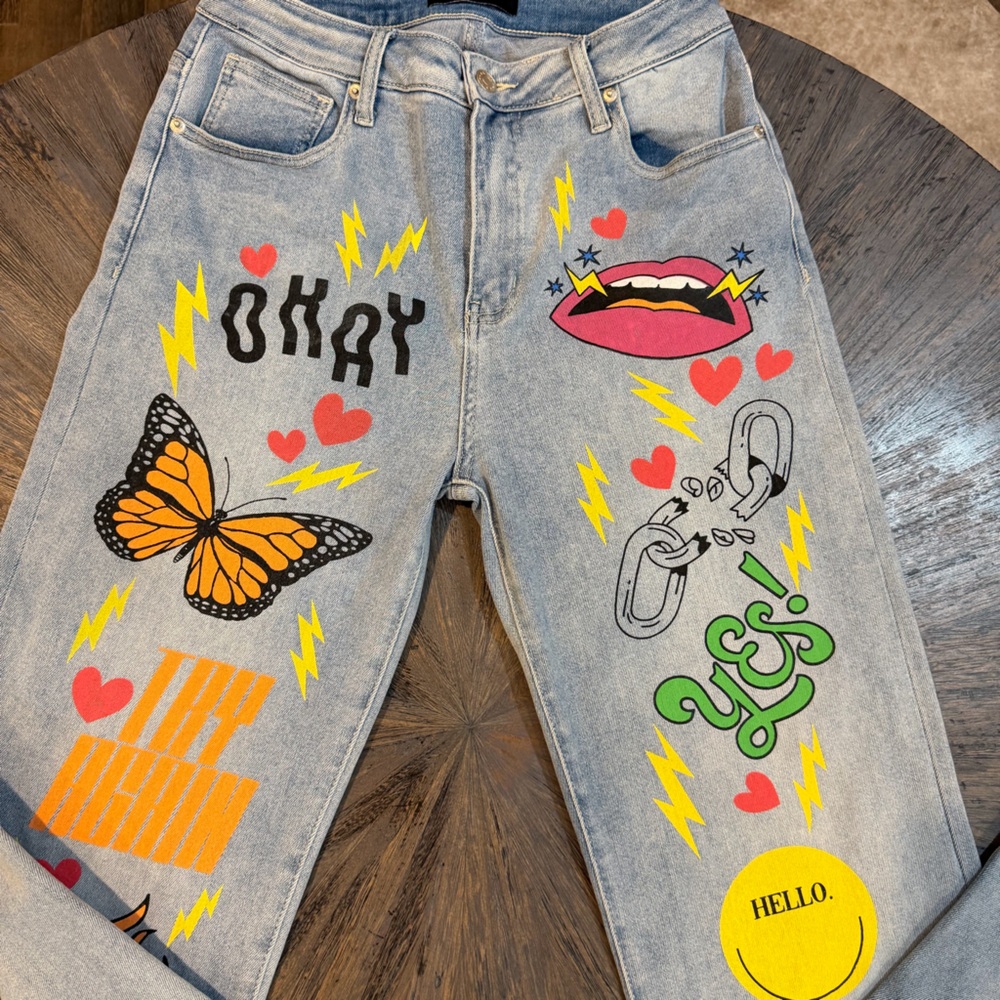 AKIRA Graphic Butterfly Pop Art Jeans High Rise Statement Denim Size 27 - Picture 3 of 11